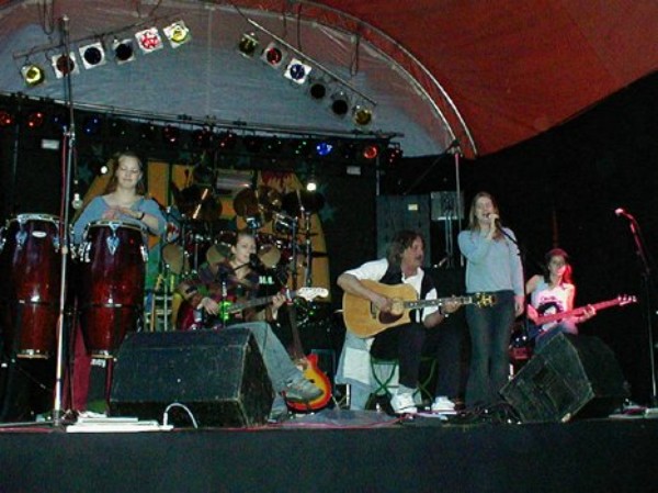 ../Images/2003_Haie+Unplugged_04.jpg